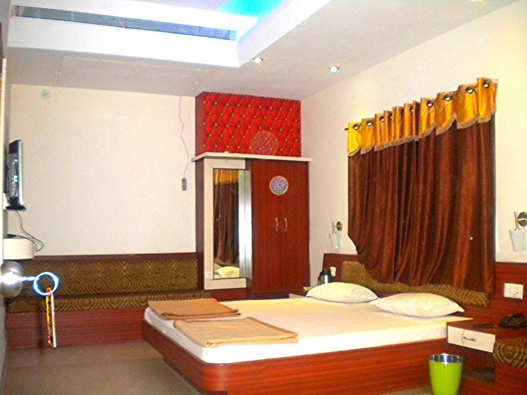 Ratlām Hotel Sagar Castle الغرفة الصورة